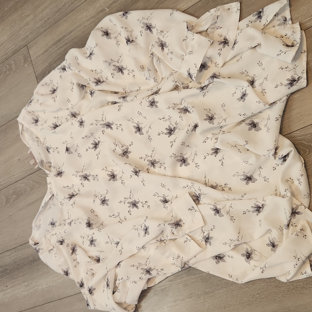 Dainty Floral Print Blouse